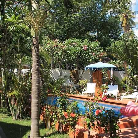 New Balengku Dua Hotel - Adults Only Гили-Эйр Экстерьер фото