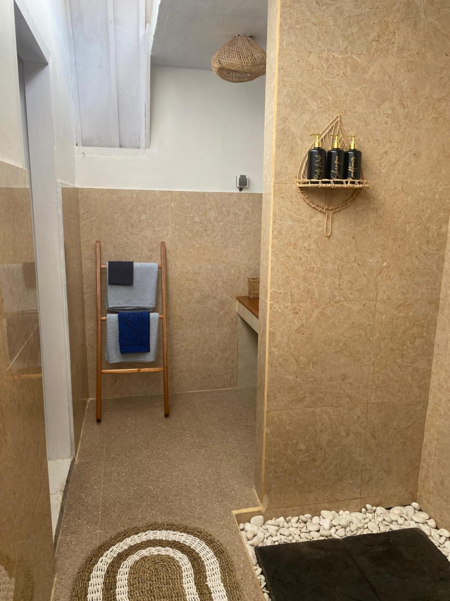 New Balengku Dua Hotel - Adults Only Гили-Эйр Экстерьер фото